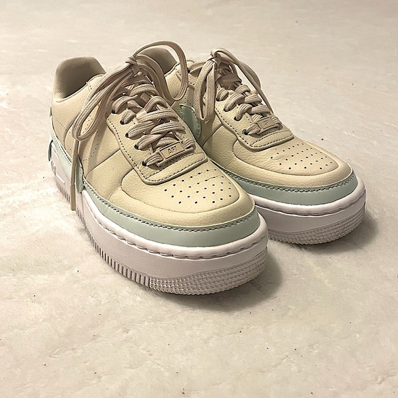 Nike Air Force 1 - Picture 7 of 10